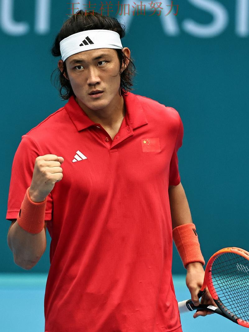 张之臻在欧冠中高效输出展现核心价值 让晋级悬念继续保留 张之臻在欧冠中高效输出展现核心价值 让晋级悬念继续保留